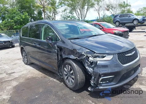 2021 Chrysler Pacifica Hybrid Touring L z USA, uszkodzony, nr VIN 2C4RC1L74MR586341